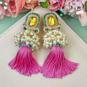 Auffällige Soutache-QuastenOhrringe in Pink, Türkis und Perlmutt
