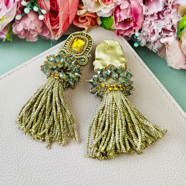 Auffällige Soutache-QuastenOhrringe in Gold