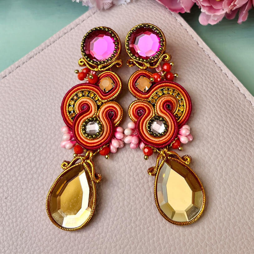 Soutache Ohrstecker in Pink und Champagner