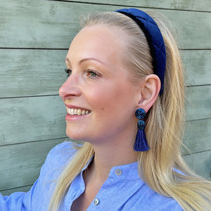 Funkelnde Perlen-QuastenOhrringe in Metallic Blau