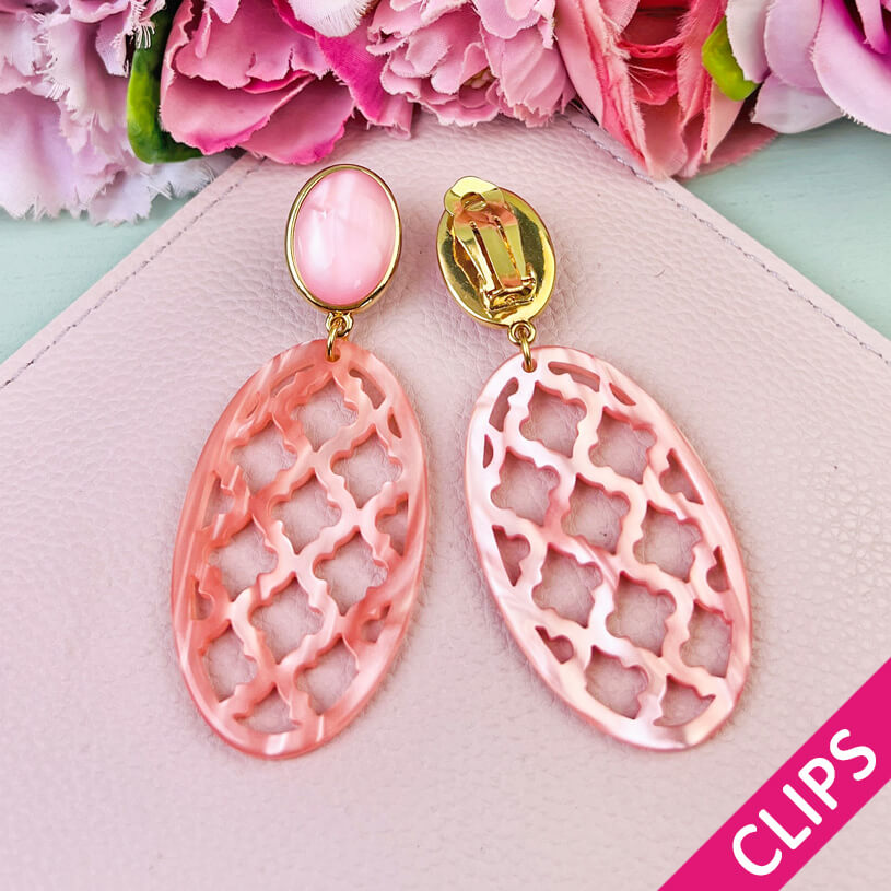Ohrclips in Hellrosa mit perlmutt schimmerndem Oval im Marrakesch-Stil von AmuseToi