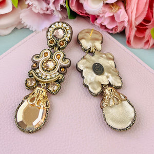 Wunderschöne Soutache-Ohrringe in Gold, Creme und Braun