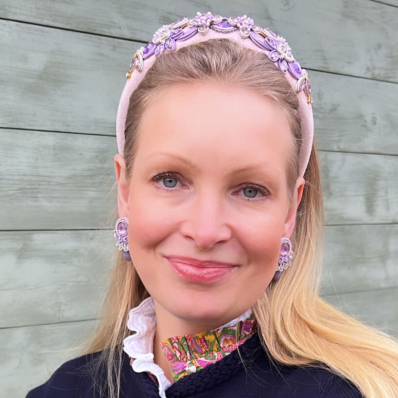 Kleine zarte Soutache-Ohrringe in Flieder