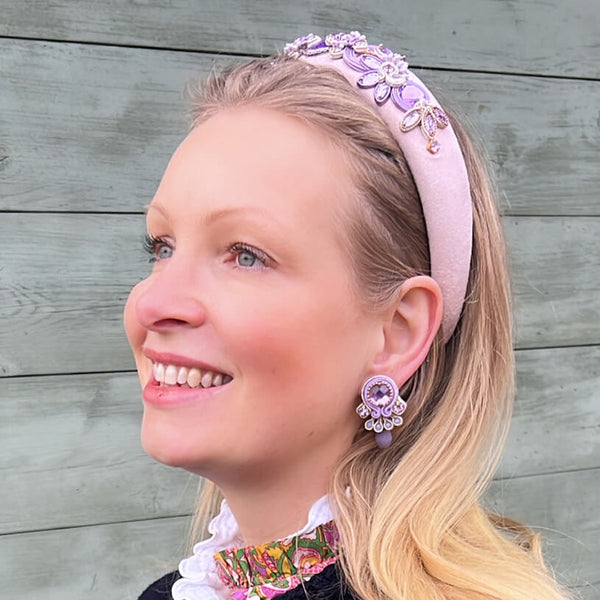 Kleine zarte Soutache-Ohrringe in Flieder