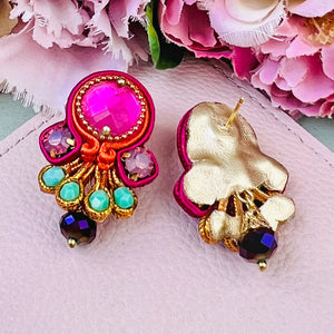 Farbenfrohe Statement-Ohrringe in Pink, Türkis und Violett