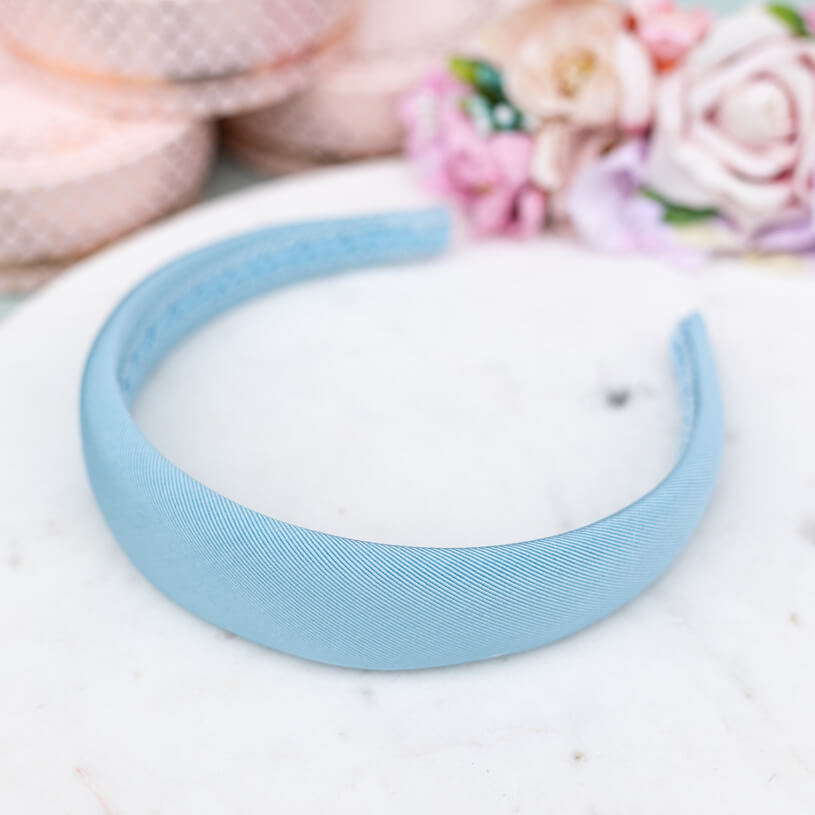 Gerippter Satin-Haarreif in Hellblau