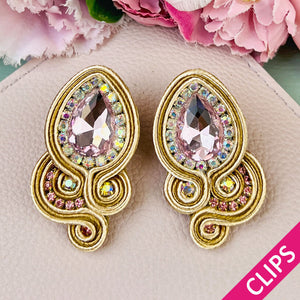 Außergewöhnliche Soutache-Ohrclips in Gold und Rosa