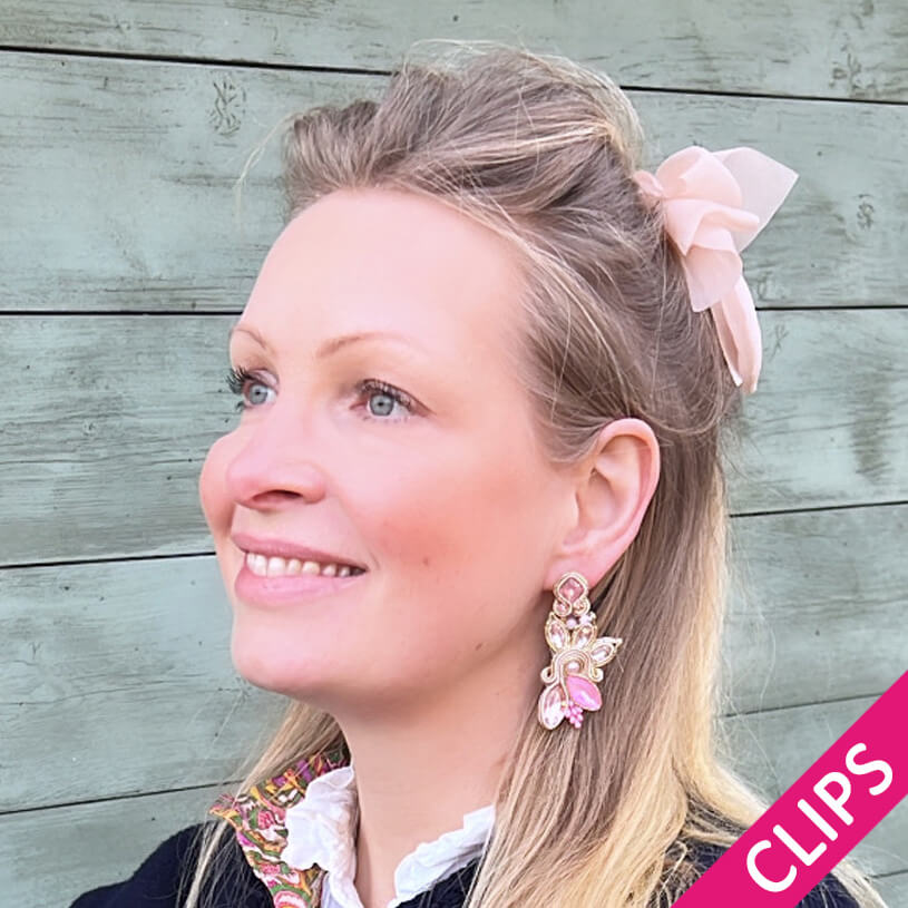 Extravagante Soutache-Ohrclips in Rosa und zartem Gold