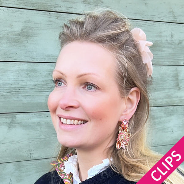 Extravagante Soutache-Ohrclips in Gold und koralligem Pink