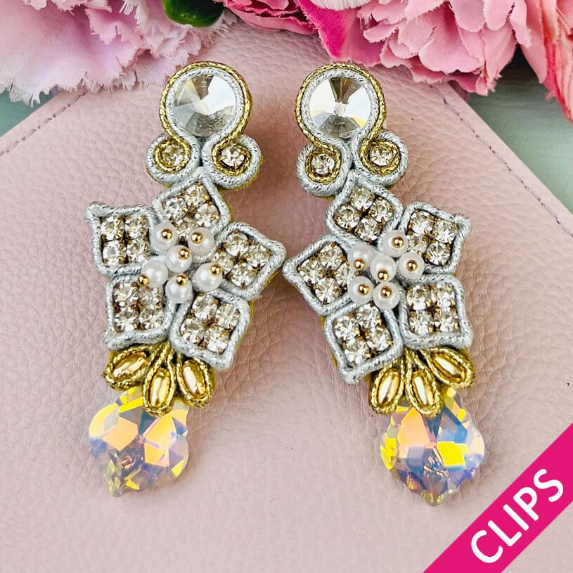 Besondere Schneekristall-Soutache-Ohrclips in Weiß