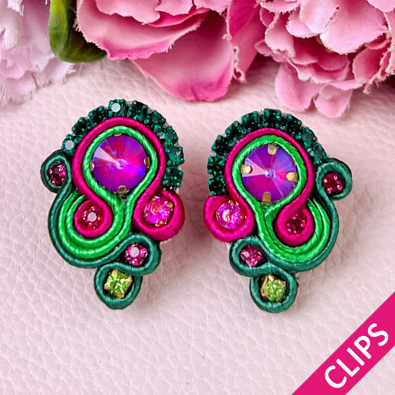 Schöne Soutache-Ohrclips in Dunkelgrün und Pink