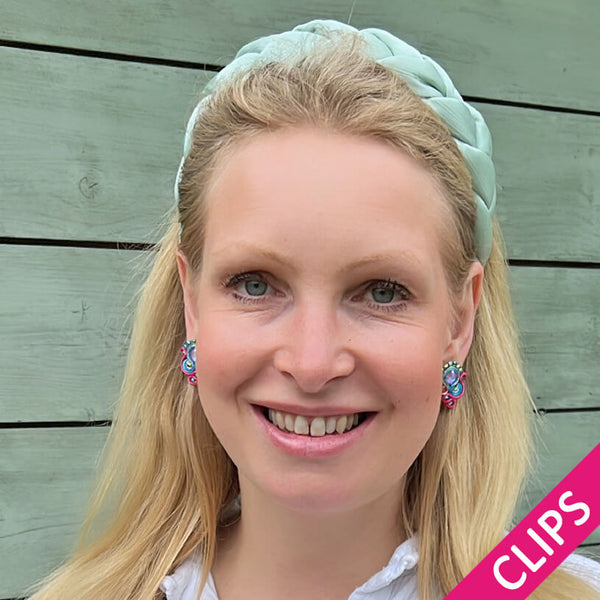 Schöne Soutache-Ohrclips in Pink und Blau