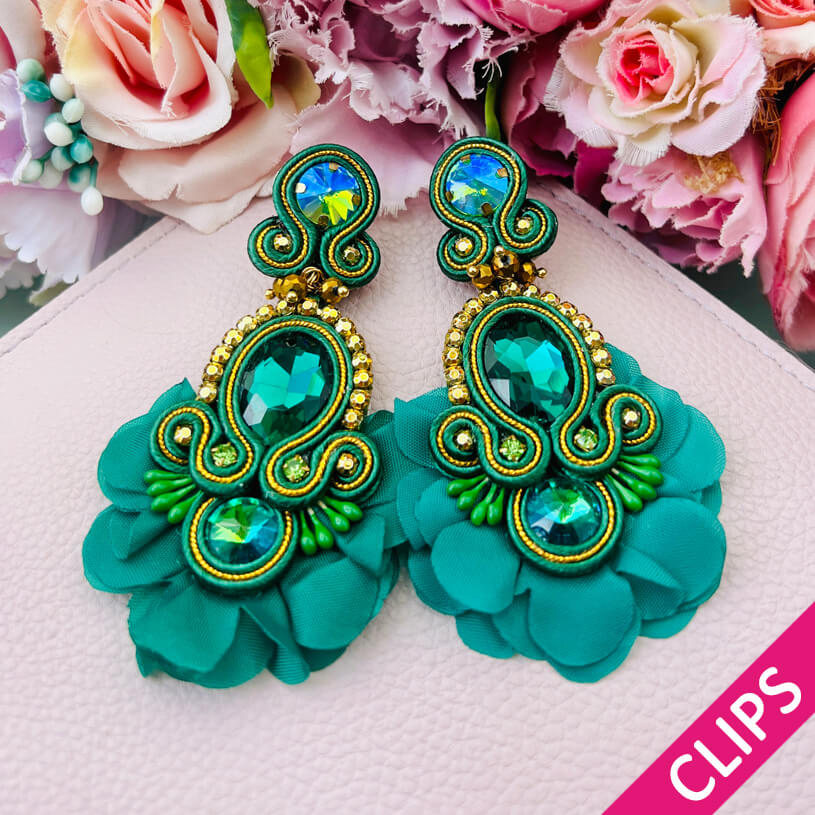 Außergewöhnliche Soutache-Ohrclips in Dunkelgrün
