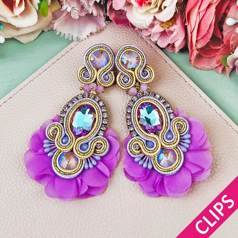 Außergewöhnliche Soutache-Ohrclips in Flieder und zartem Gold