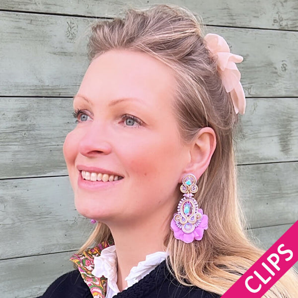 Außergewöhnliche Soutache-Ohrclips in Flieder und zartem Gold