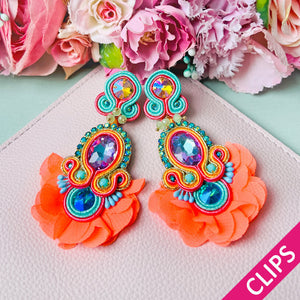 Außergewöhnliche Soutache-Ohrclips in leuchtendem Orange
