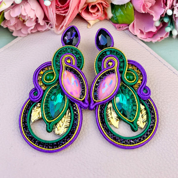 Individuelle Soutache-Ohrringe in Violett und Grün
