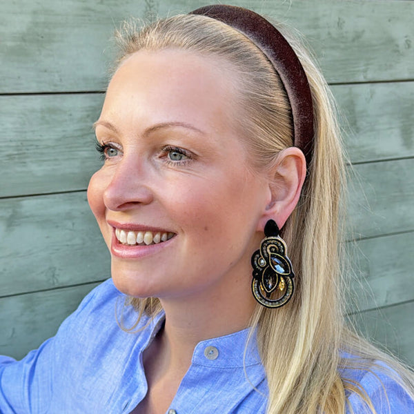 Individuelle Soutache-Ohrringe in Schwarz und Gold