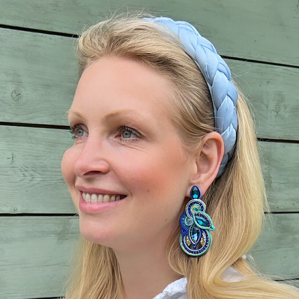 Individuelle Soutache-Ohrringe in Blautönen