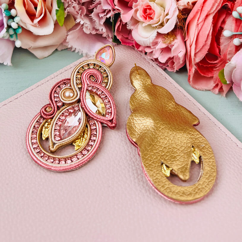 Individuelle Soutache-Ohrringe in Rosa, Pink und Gold