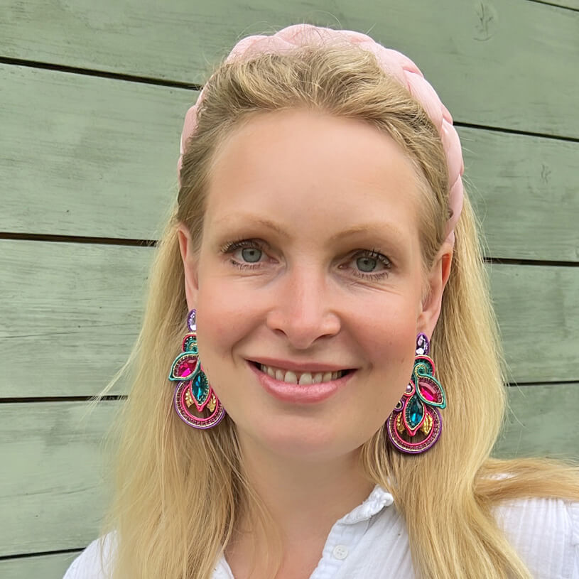 Individuelle Soutache-Ohrringe in bunten Farben