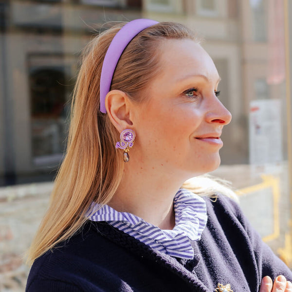 Stylische Soutache-Ohrstecker in Flieder