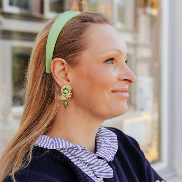 Stylische Soutache-Ohrstecker in Hellgrün