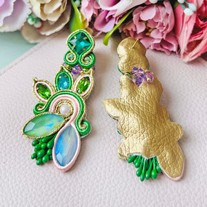 Extravagante Soutache-Ohrringe in Grüntönen