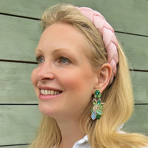 Extravagante Soutache-Ohrringe in Grüntönen