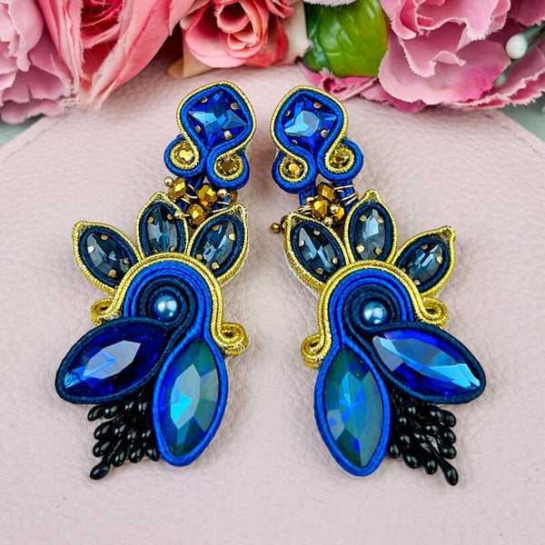 Extravagante Soutache-Ohrringe in Dunkelblau