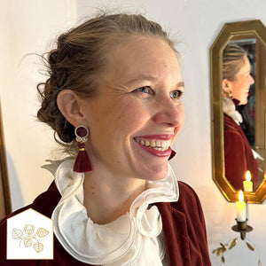 Samt-Soutache-Ohrstecker in Rot und Gold mit Quaste
