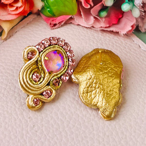 Kleine Soutache-Ohrringe in Rosa und zartem Gold