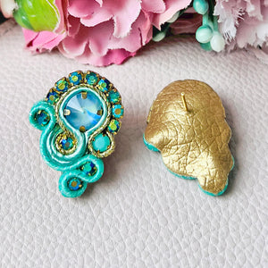 Schöne Soutache-Ohrringe in Türkis