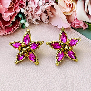 Pinke Soutache-Ohrstecker in Blütensternform