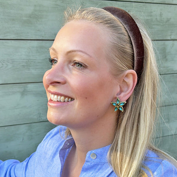Türkise Soutache-Ohrstecker in Blütensternform