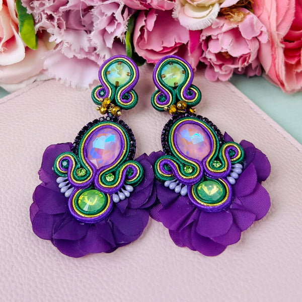 Außergewöhnliche Soutache-Ohrringe in Violett und Grün