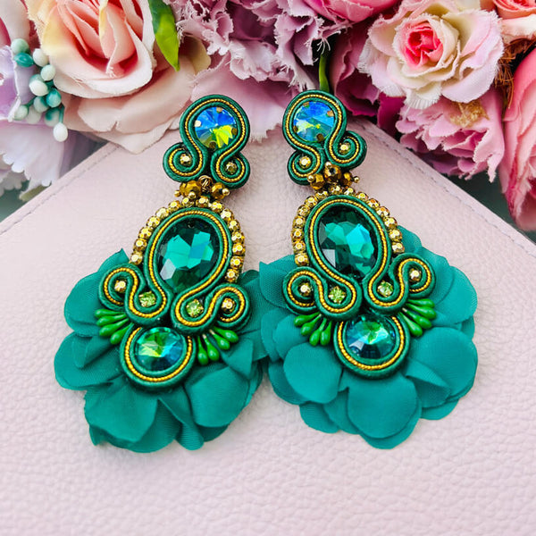 Außergewöhnliche Soutache-Ohrringe in Dunkelgrün