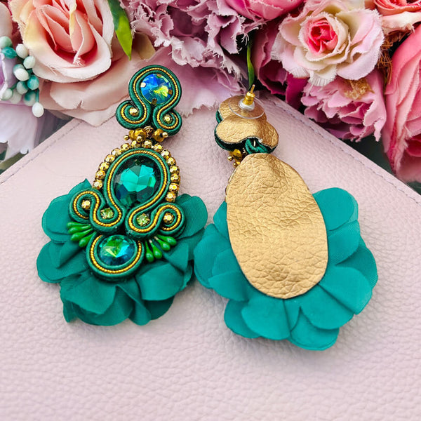 Außergewöhnliche Soutache-Ohrringe in Dunkelgrün