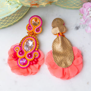 Außergewöhnliche Soutache-Ohrringe in leuchtendem Pink und Orange