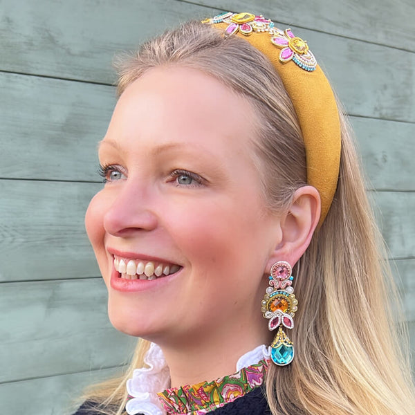 Raffinierte Soutache-Ohrringe in Gelb, Pink und Blau