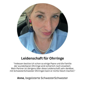Quasten Ohrringe als Ohrstecker in Pink mit dunkelblauer Quaste von AmuseToi