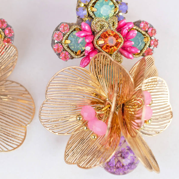 Stylische SoutacheOhrringe mit Blüten in Türkis, Pink, Flieder und Gold