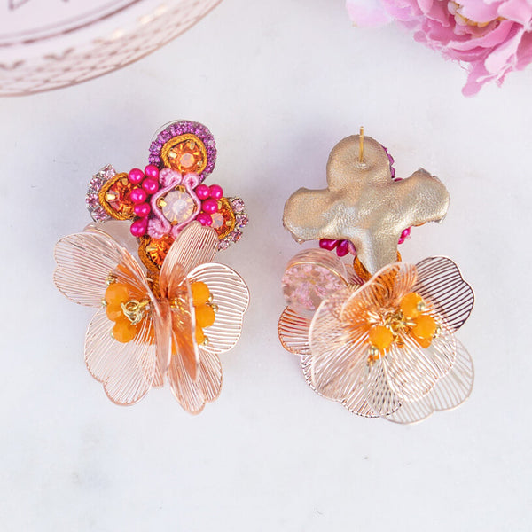 Stylische SoutacheOhrringe mit Blüten in Orange, Pink und Roségold