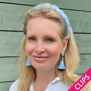 Hellblaue Ohrclips mit Quaste von AmuseToi