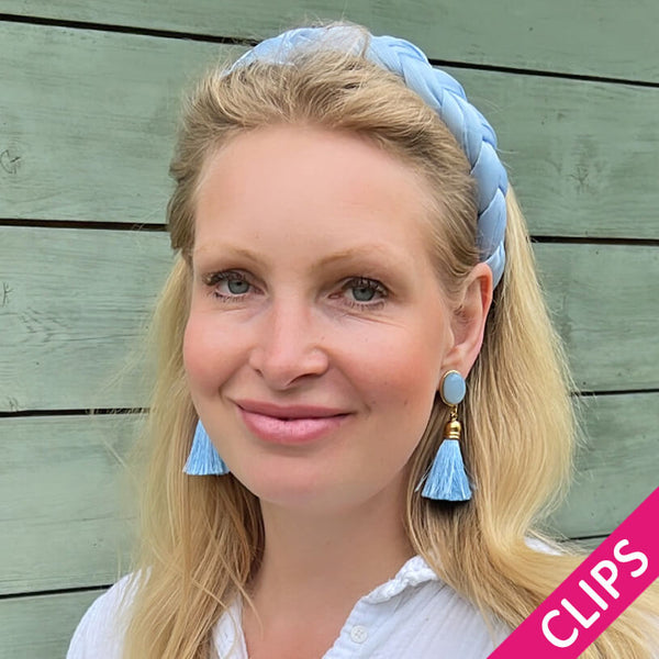 Hellblaue Ohrclips mit Quaste von AmuseToi