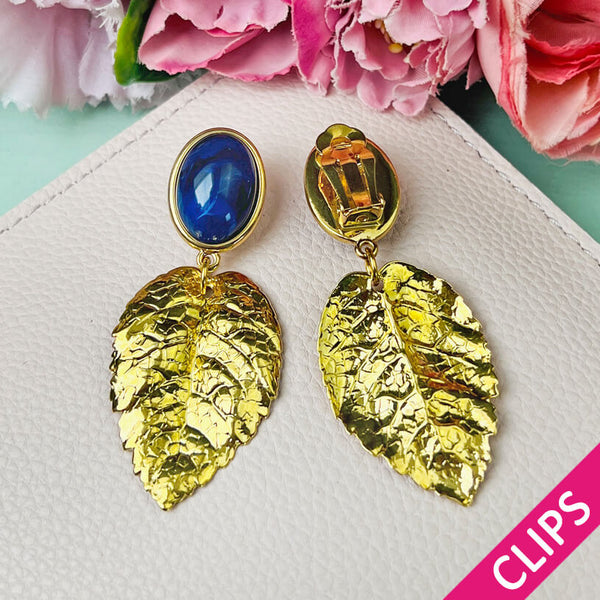 Ohrclips in Dunkelblau mit goldenen Blatt von AmsueToi