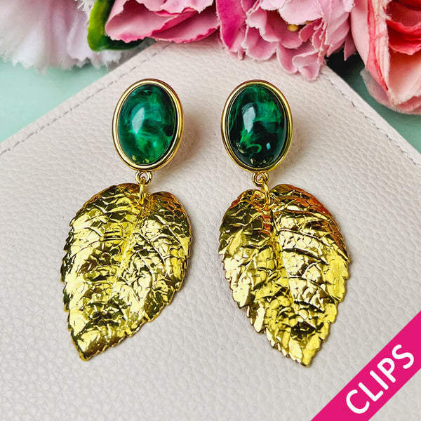 Ohrclips in Dunkelgrün mit goldenen Blatt von AmuseToi