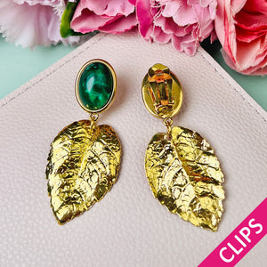Ohrclips in Dunkelgrün mit goldenen Blatt von AmuseToi
