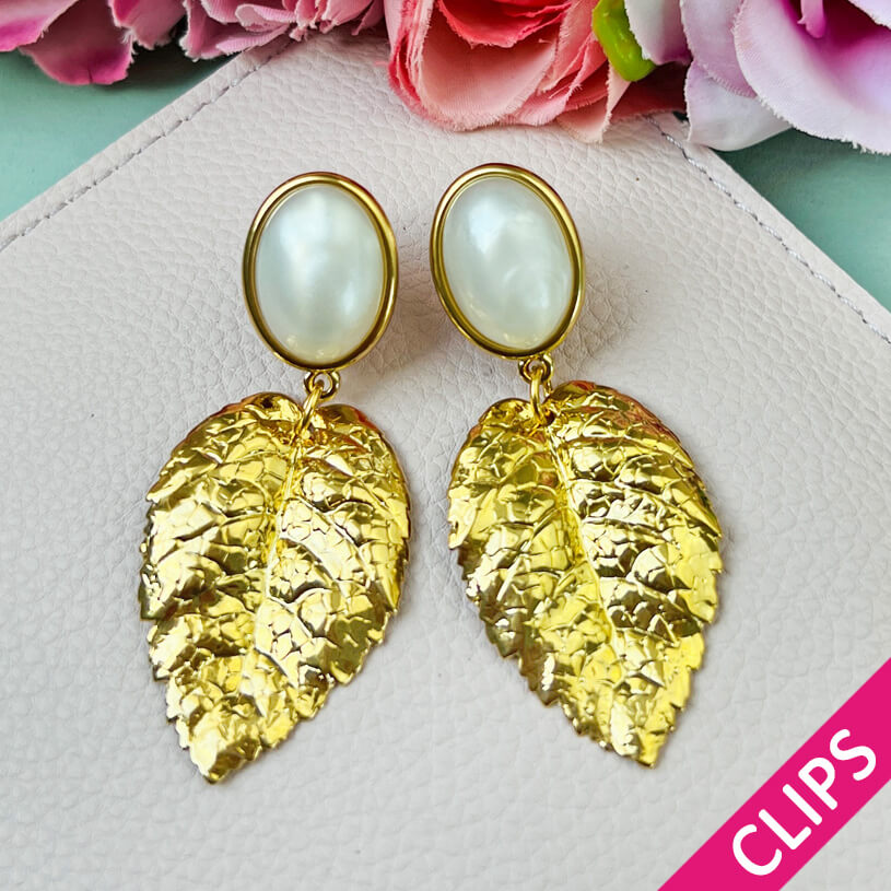 Ohrclips in Permutt mit großem goldenem Blatt von AmuseToi