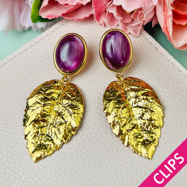 Amethystfarbene Ohrclips mit goldenem Blatt von AmuseToi